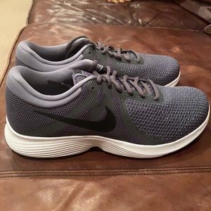 Women’s Nike sneakers